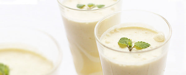 Jubiläumsmenü Lassi: Festtags-Lassi mit Kokos und Vanille