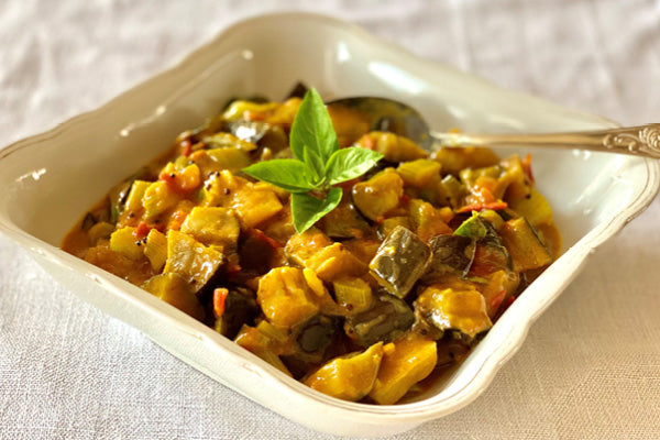 Auberginen-Stangensellerie-Kokoscurry